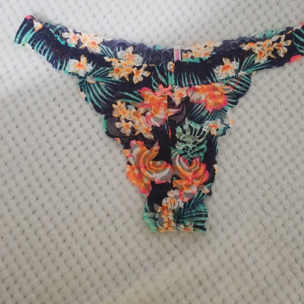 🌺Victoria Secret PINK  thong 🌺